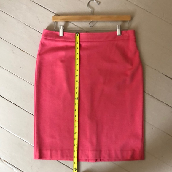 Pink stretch skirt - Picture 2 of 5
